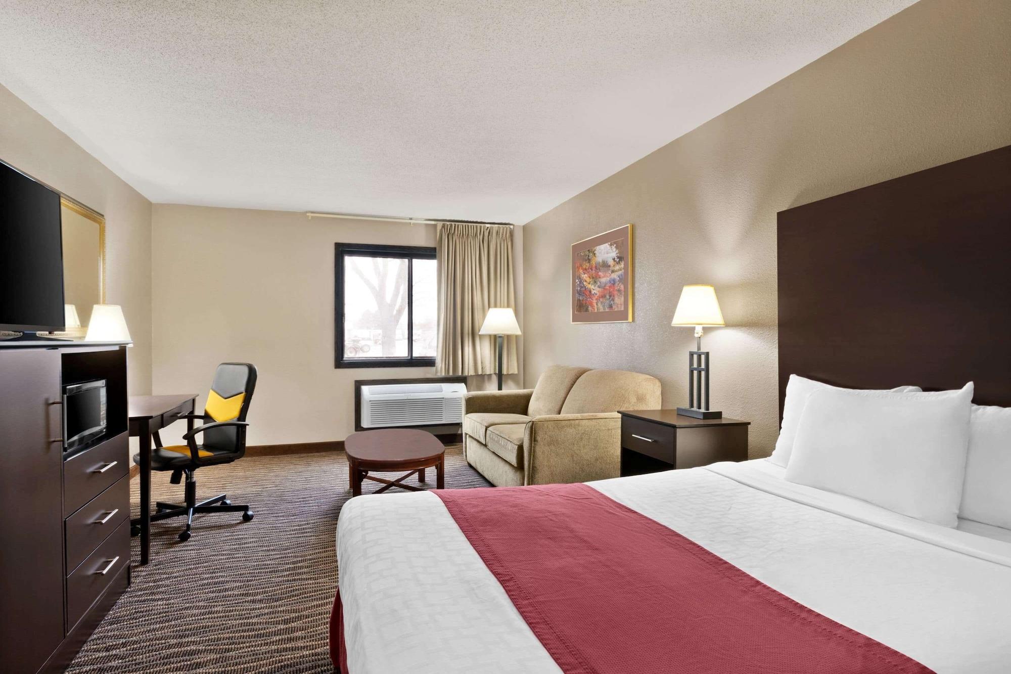 Baymont By Wyndham Sioux Falls North,I-29,Russell St, Airport Екстериор снимка