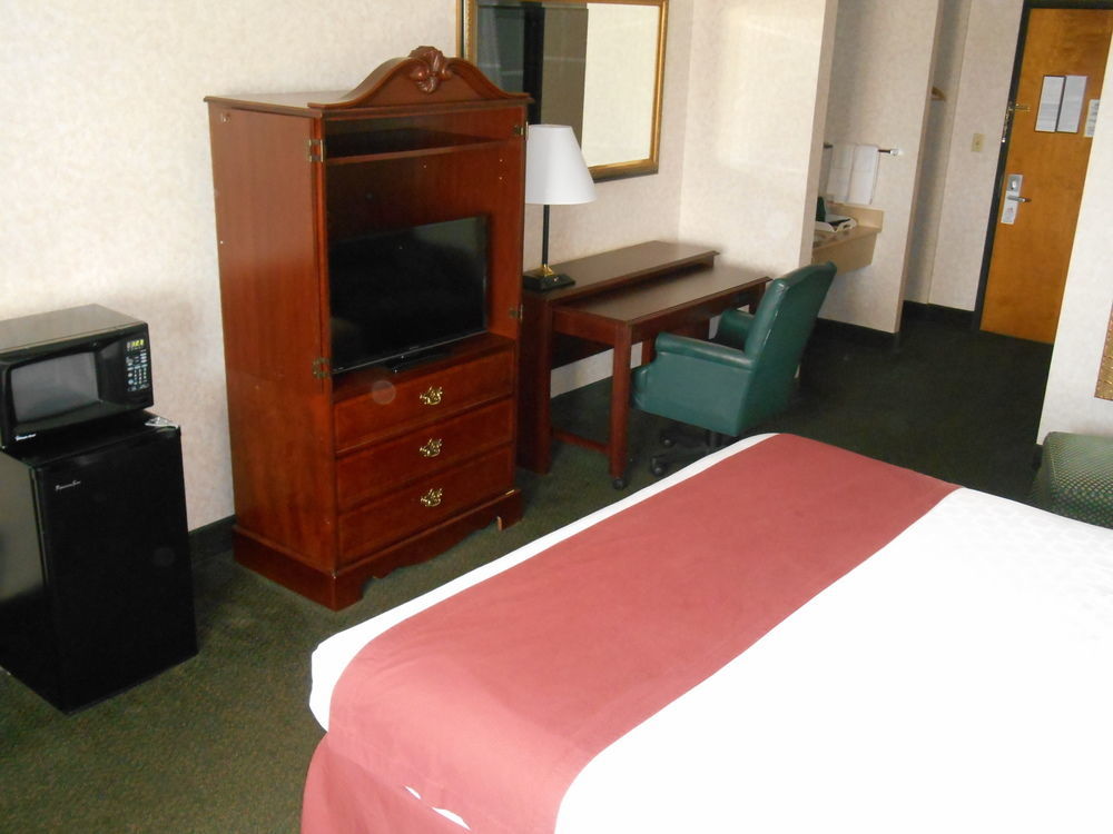 Baymont By Wyndham Sioux Falls North,I-29,Russell St, Airport Екстериор снимка