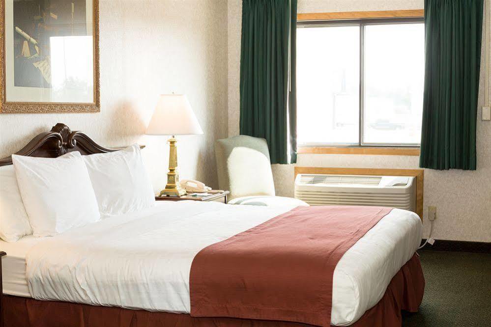 Baymont By Wyndham Sioux Falls North,I-29,Russell St, Airport Екстериор снимка
