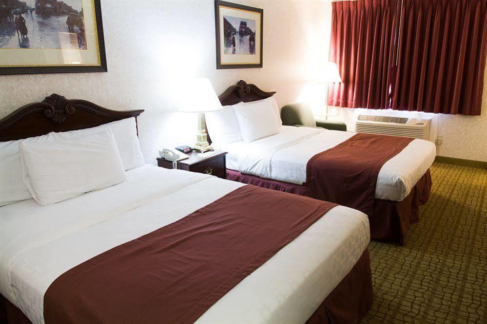 Baymont By Wyndham Sioux Falls North,I-29,Russell St, Airport Екстериор снимка
