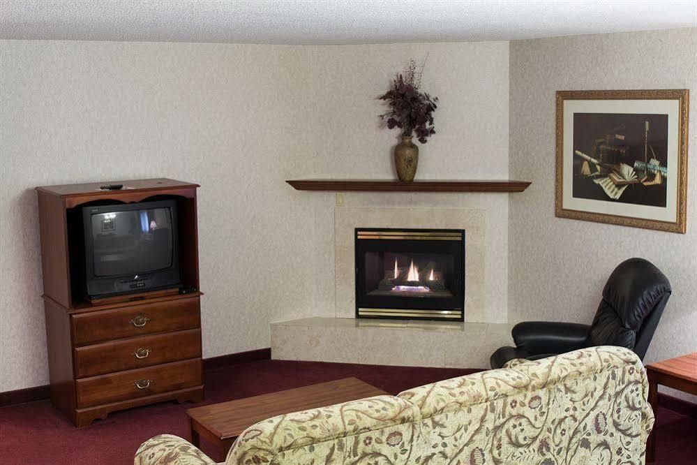 Baymont By Wyndham Sioux Falls North,I-29,Russell St, Airport Екстериор снимка
