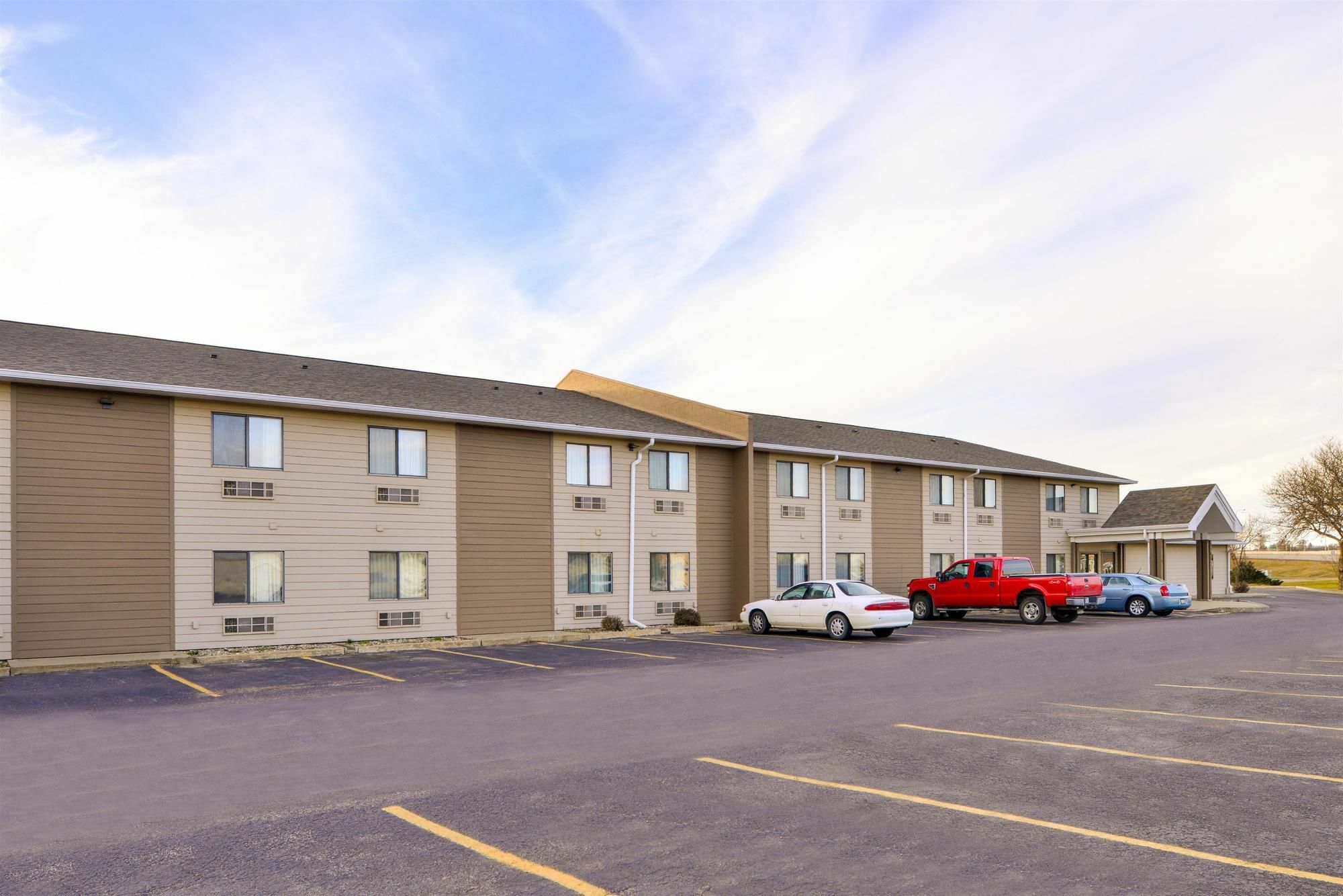 Baymont By Wyndham Sioux Falls North,I-29,Russell St, Airport Екстериор снимка